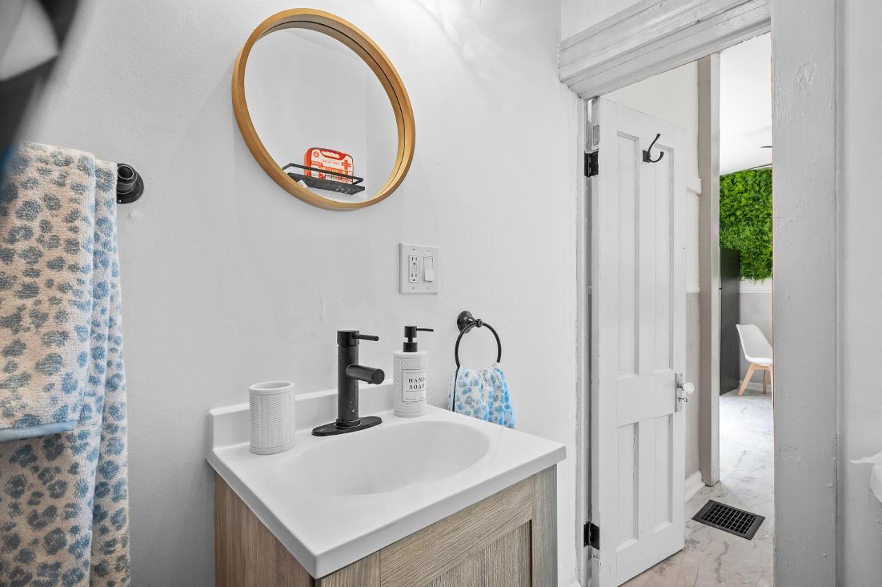 Center Of Little Italy #2 Apartment Кливланд Екстериор снимка